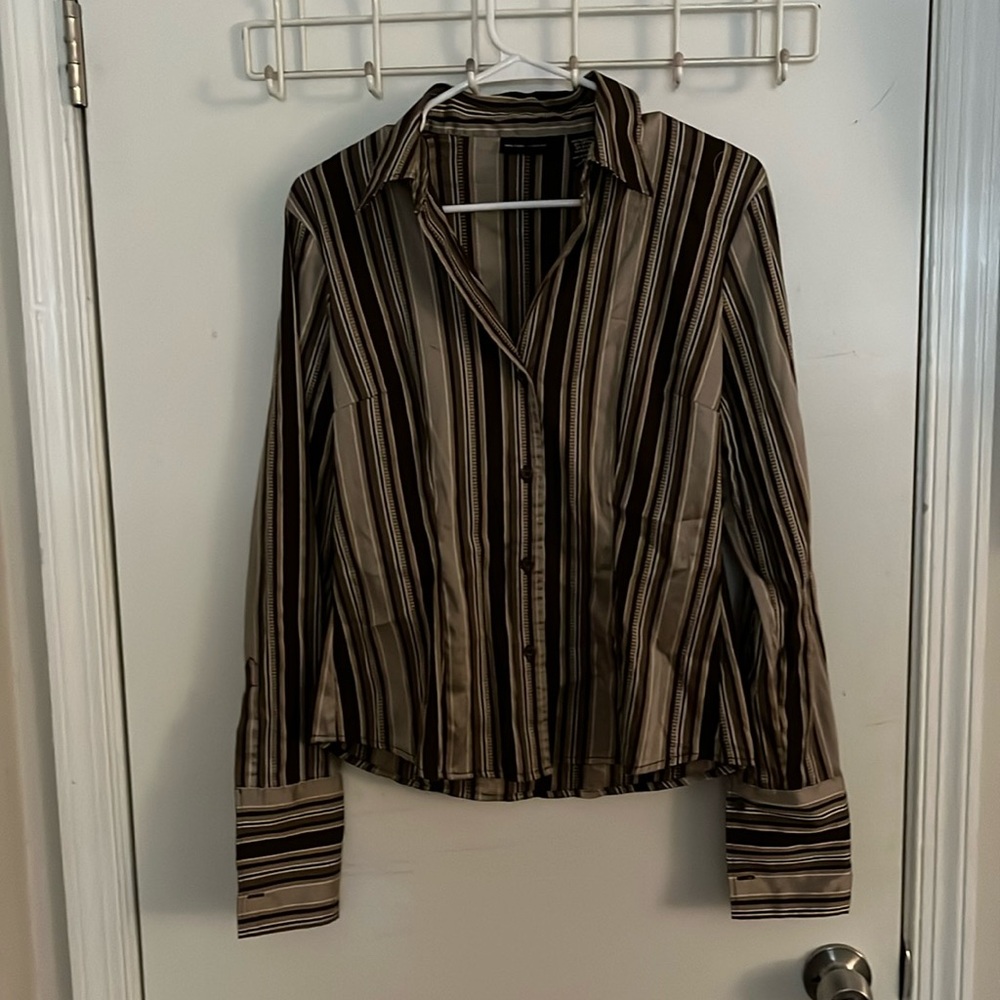 New York and company long sleeve button front shirt.